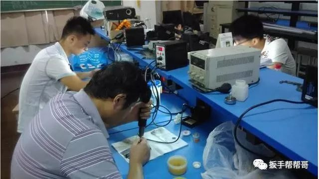 家電、手機和計算機維修中示波器的應用與必要性